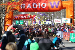 •	StarterInnenfeld beim 30. SIE ER Lauf 2013